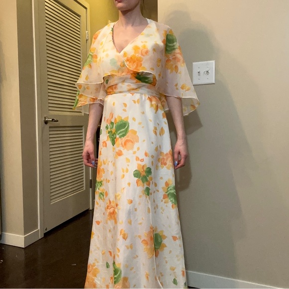 Authentic vintage 1970's Lorrie Deb gown with cape - Picture 5 of 17